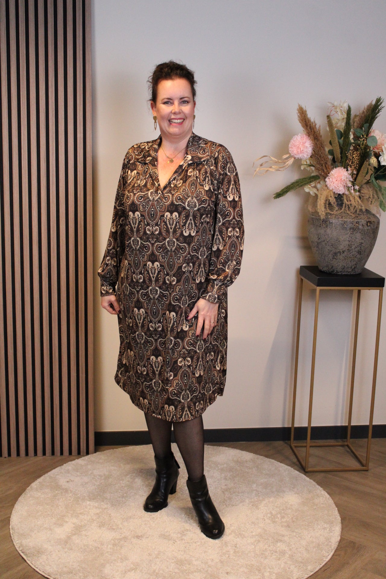 Elara | Jurk bruin met kraagje 38 t/m 46