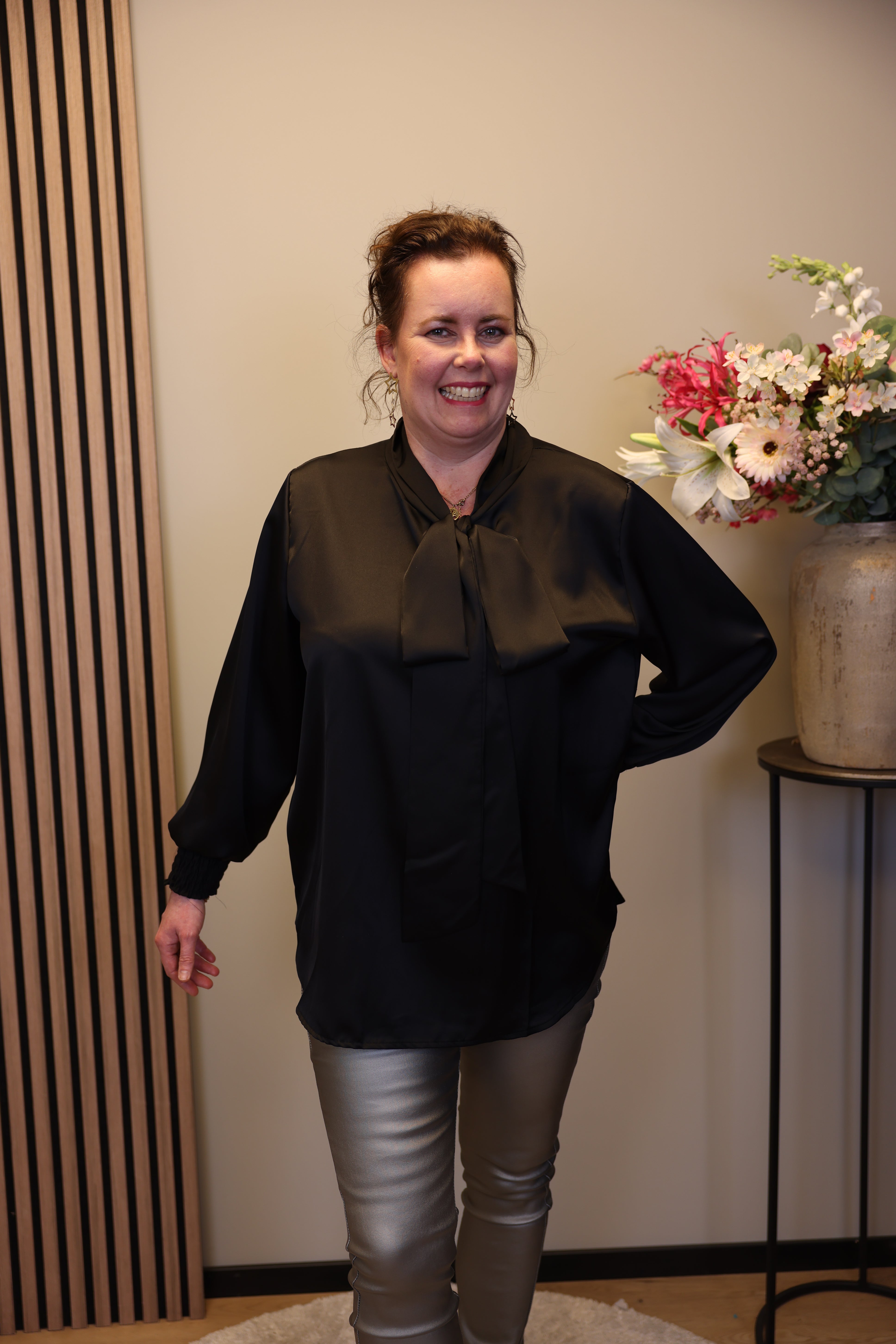 Fabienne | Blouse satijnlook zwart 40 t/m 42