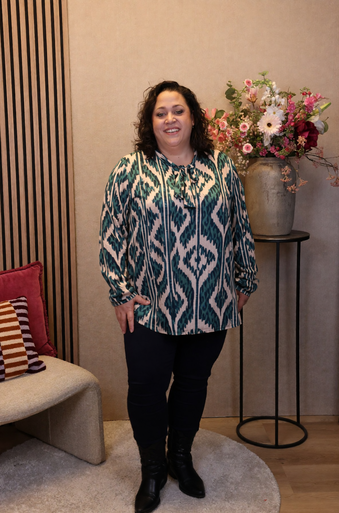 Lara | Blouse aqua met strik