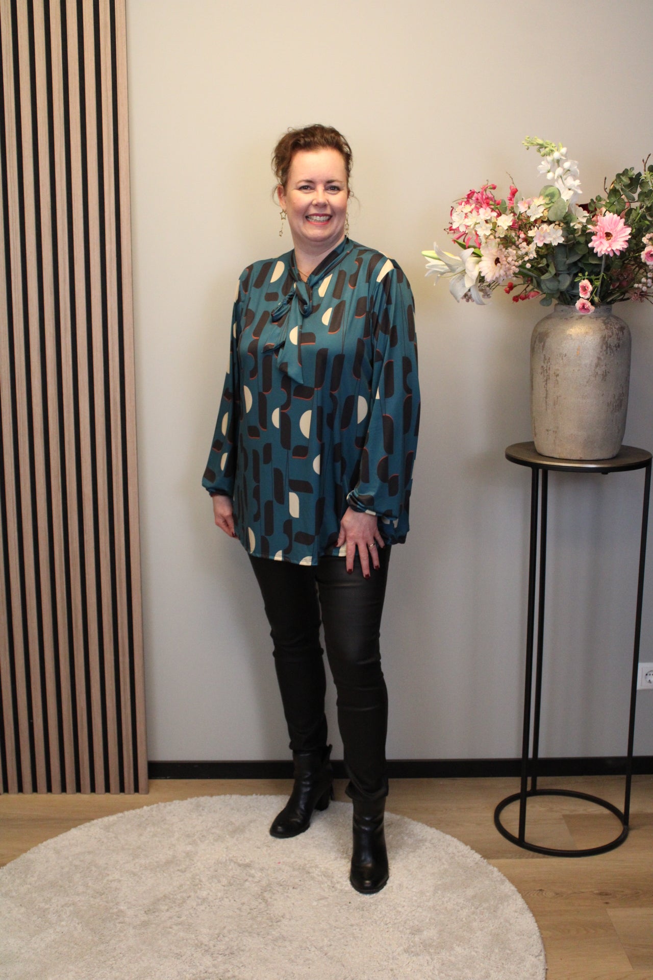 Daniela | Blouse met strik aqua lange mouw 38 t/m 48