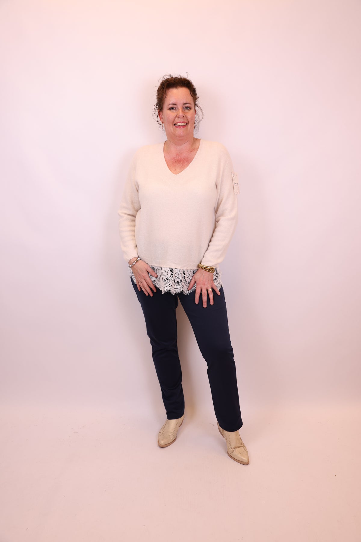 Kiki | Trui beige met kant
