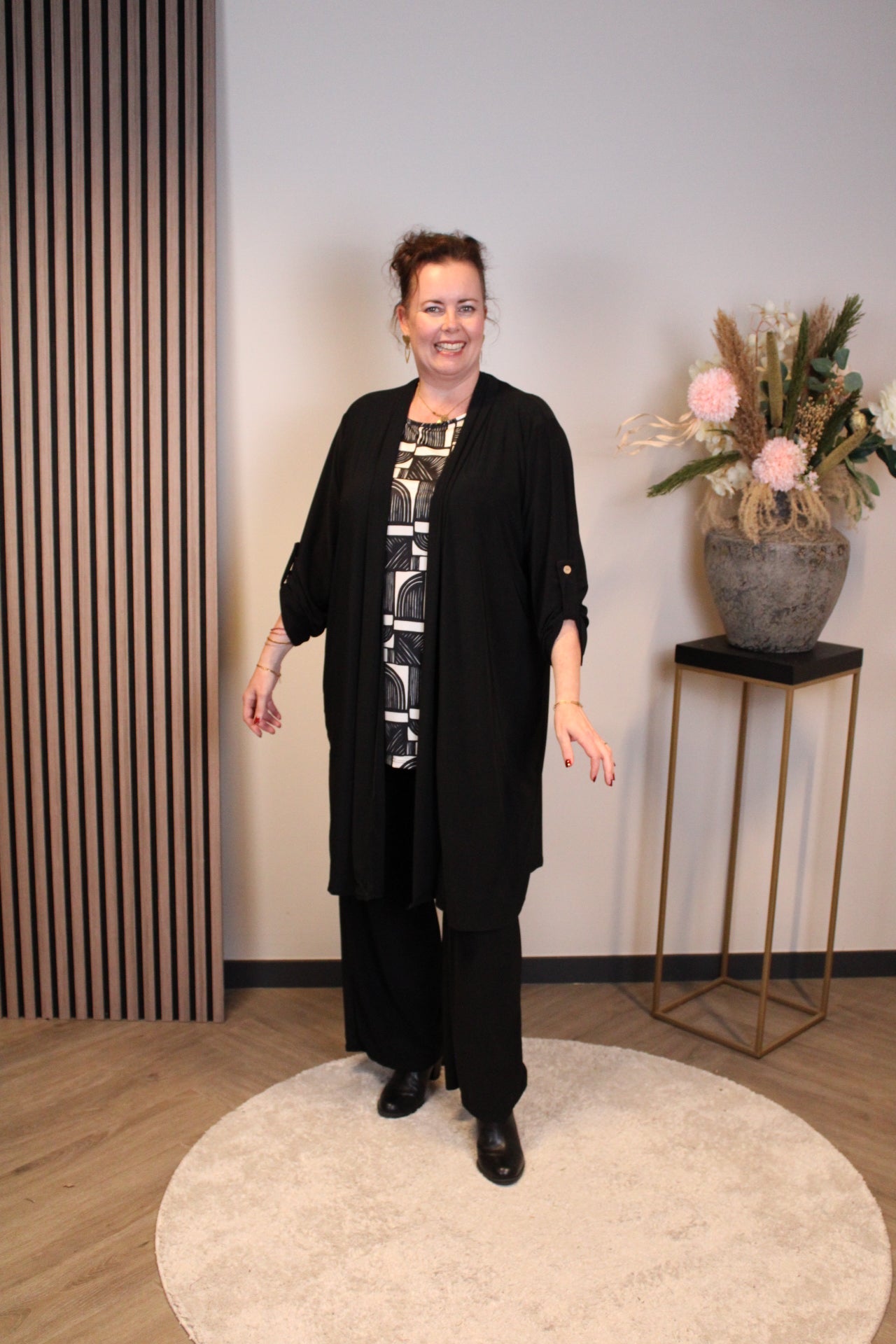 Nienke | Dun vestje kort zwart 52 t/m 58