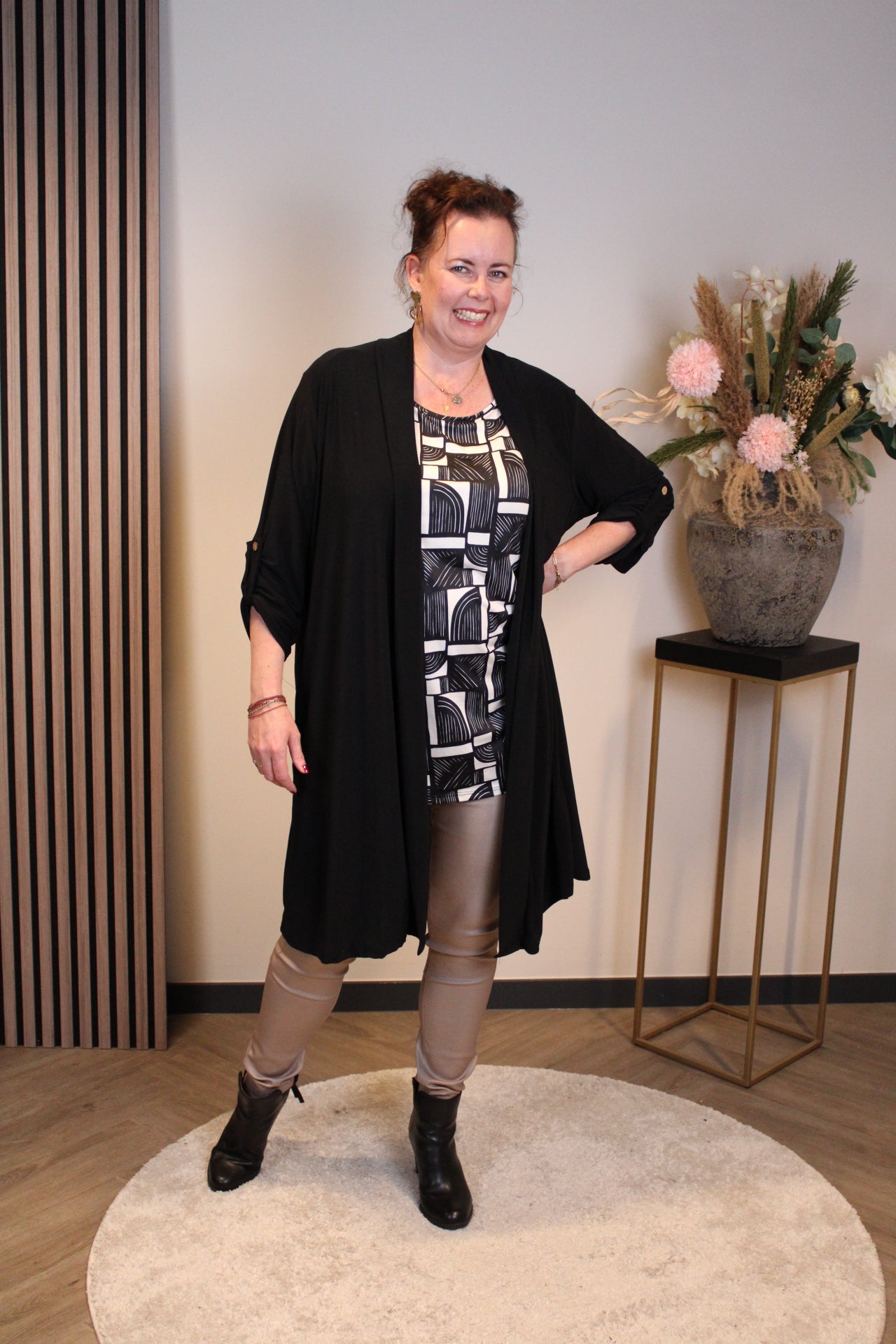 Nienke | Dun vestje kort zwart 52 t/m 58