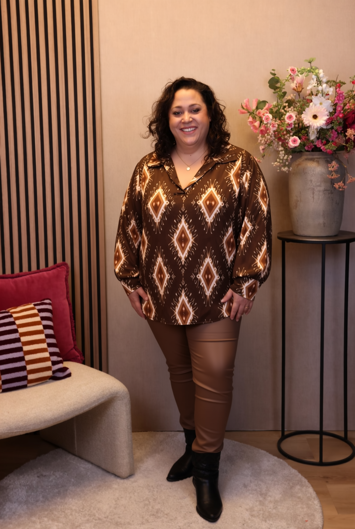 Jill | Blouse bruin met kraagje