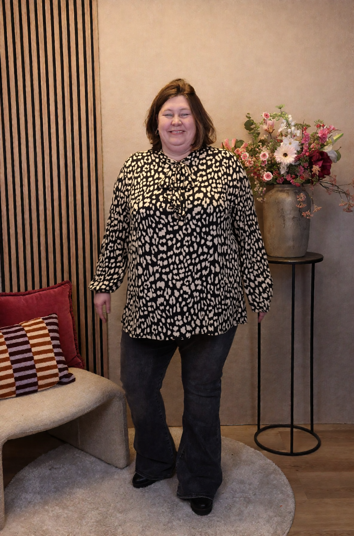 Floor | Blouse zwart met strik