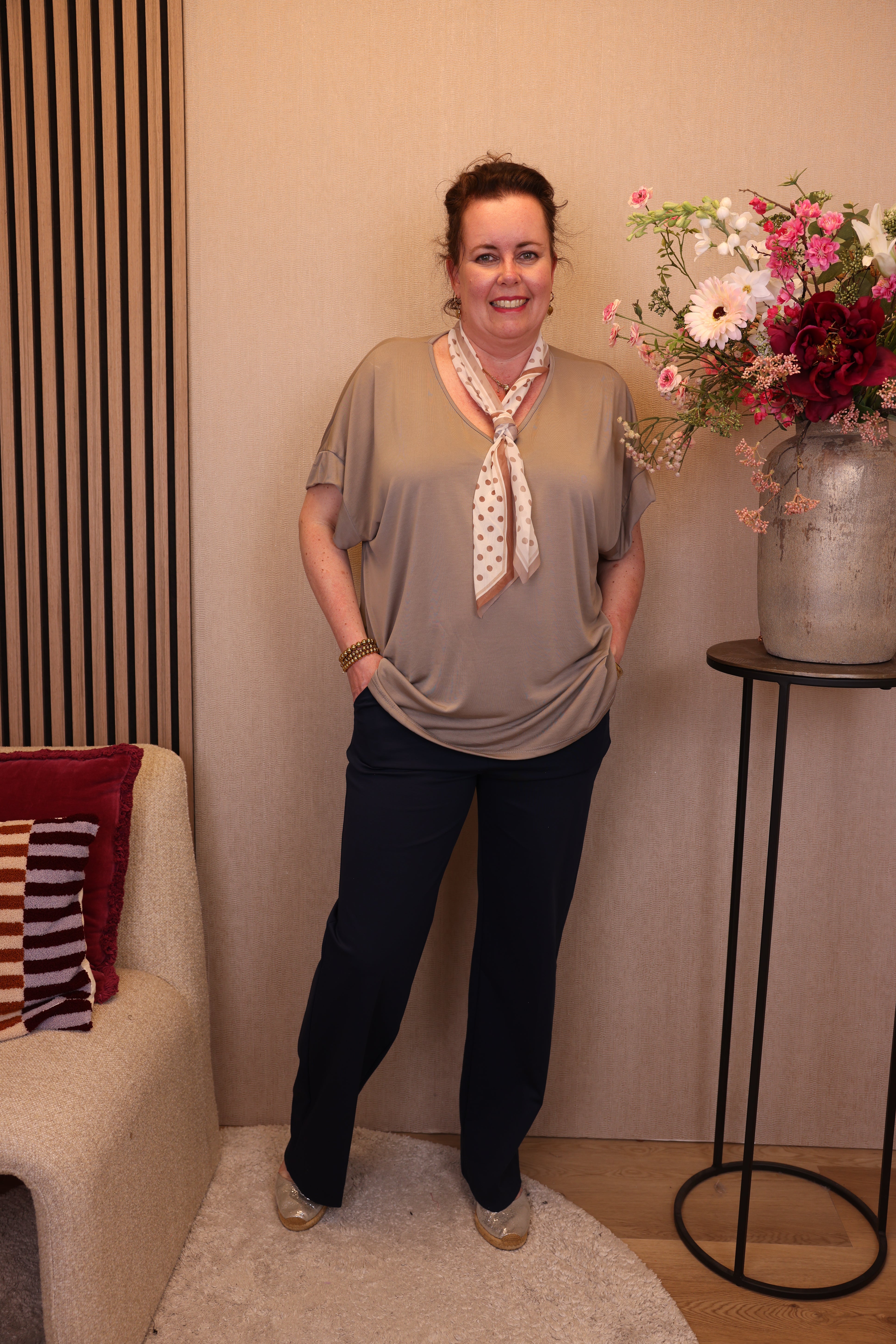 Mieke | Top taupe + gratis sjaal