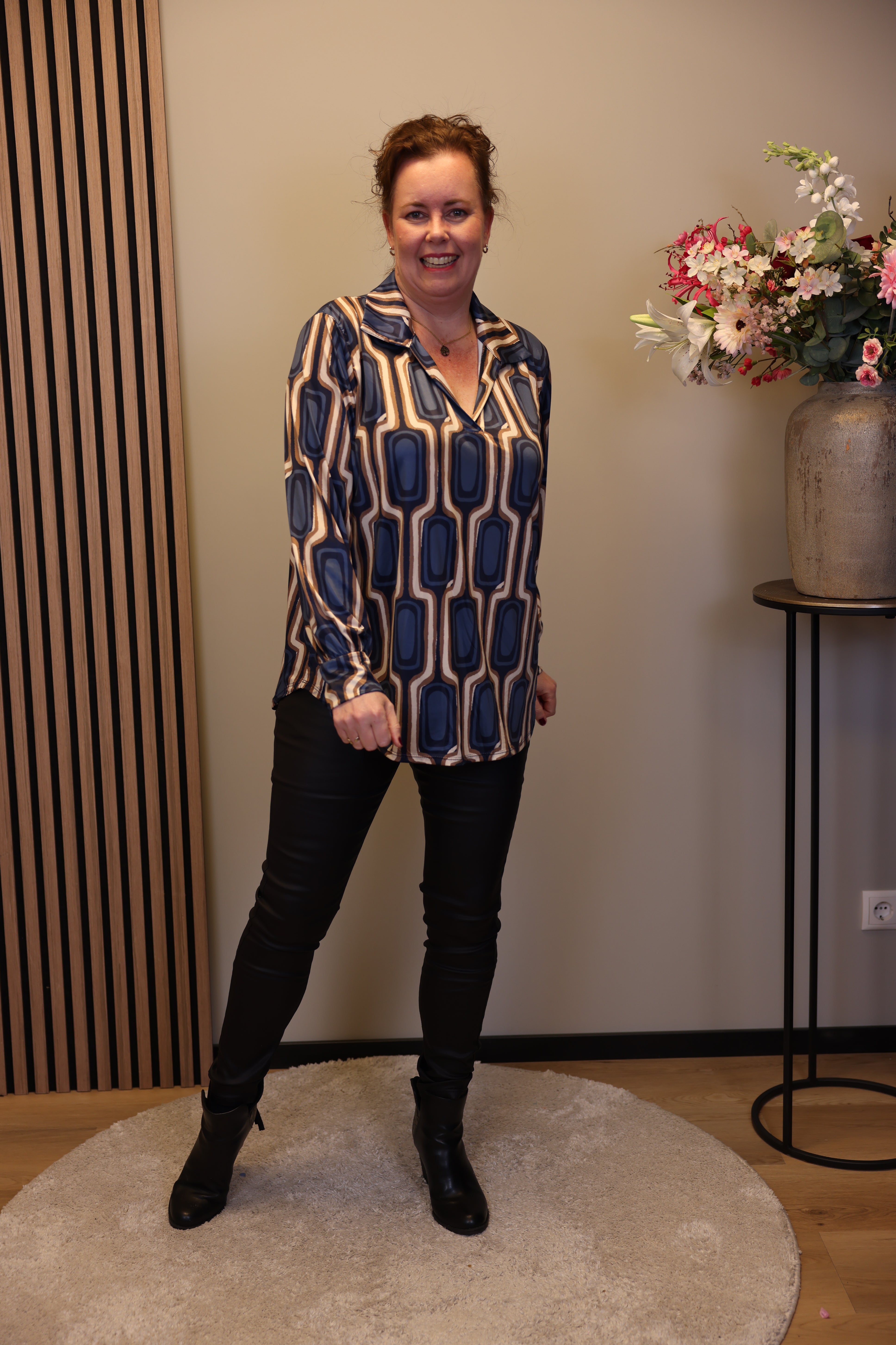 Lieneke | Blouse blauw met kraagje 48 t/m 52