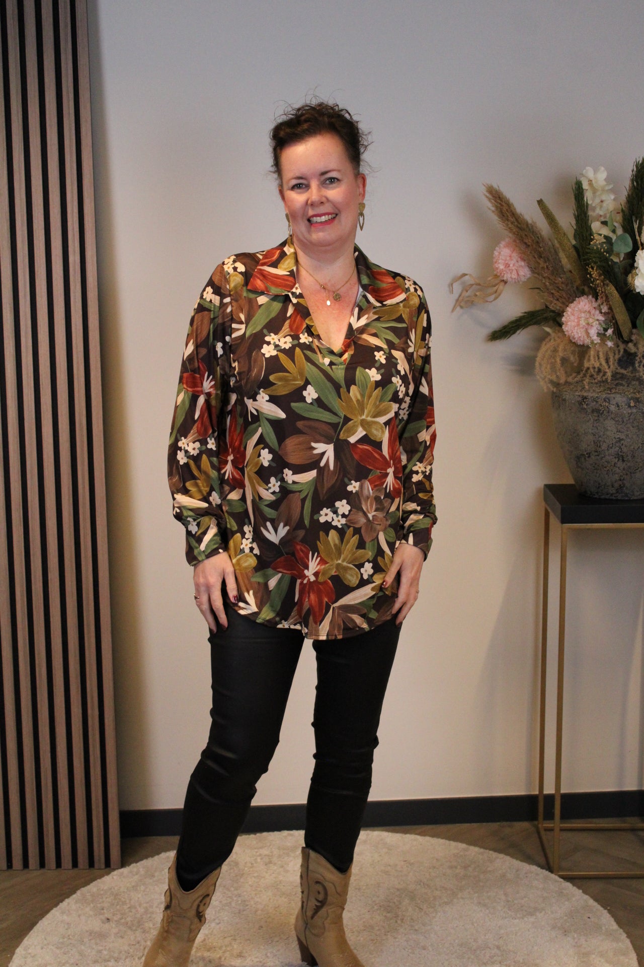 Verona | Blouse bruin met kraagje 38 t/m 48