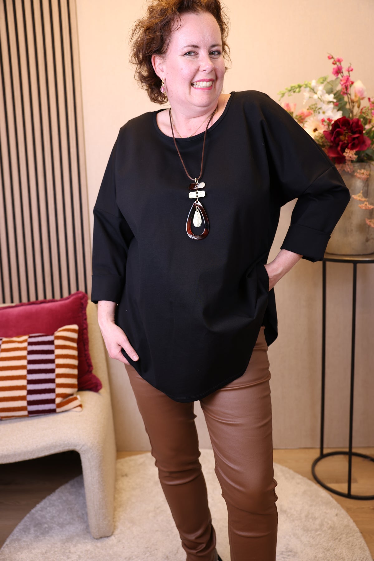 Jelke | Top zwart + gratis ketting