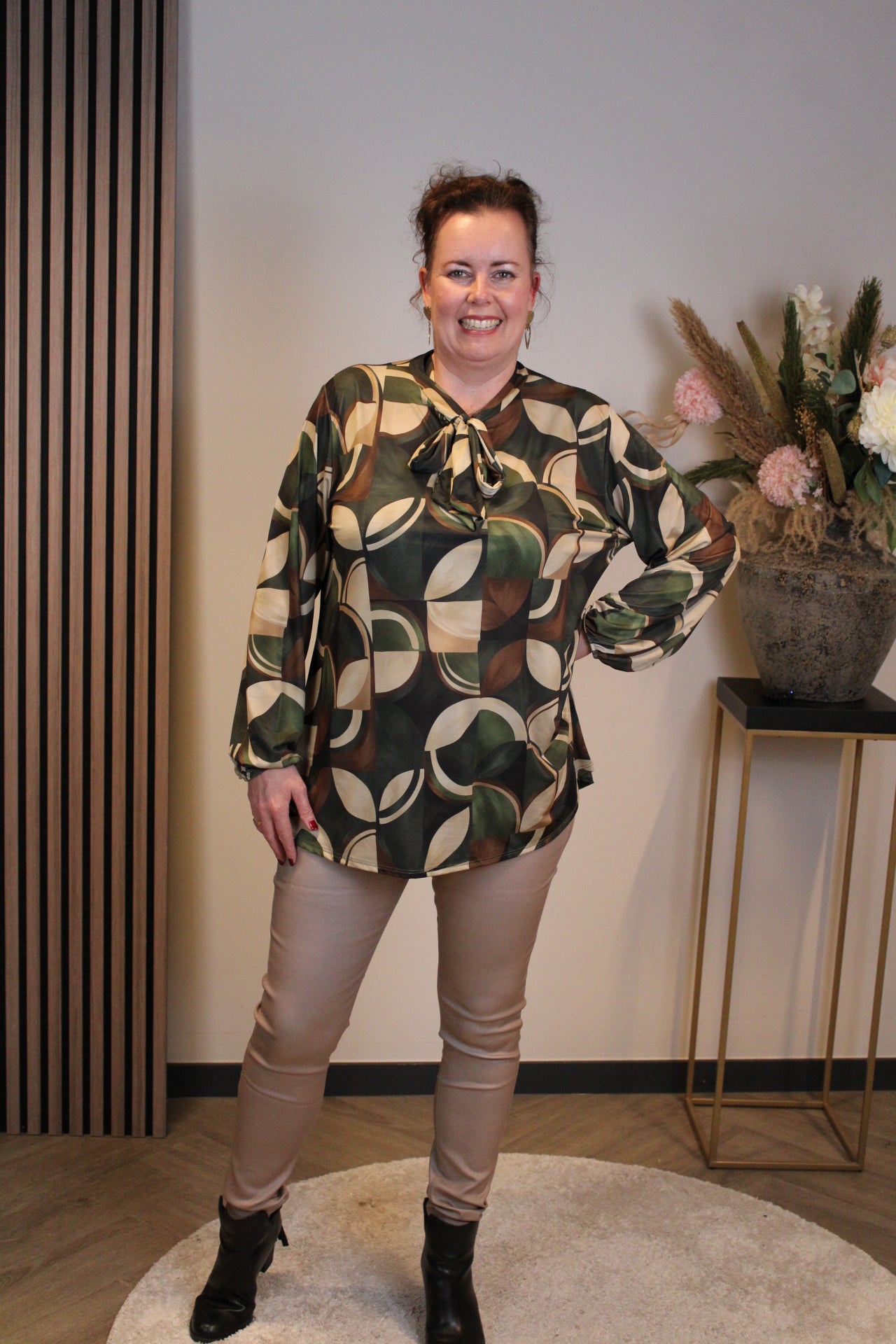 Anya | Blouse met strik groen lange mouw 38 t/m 48
