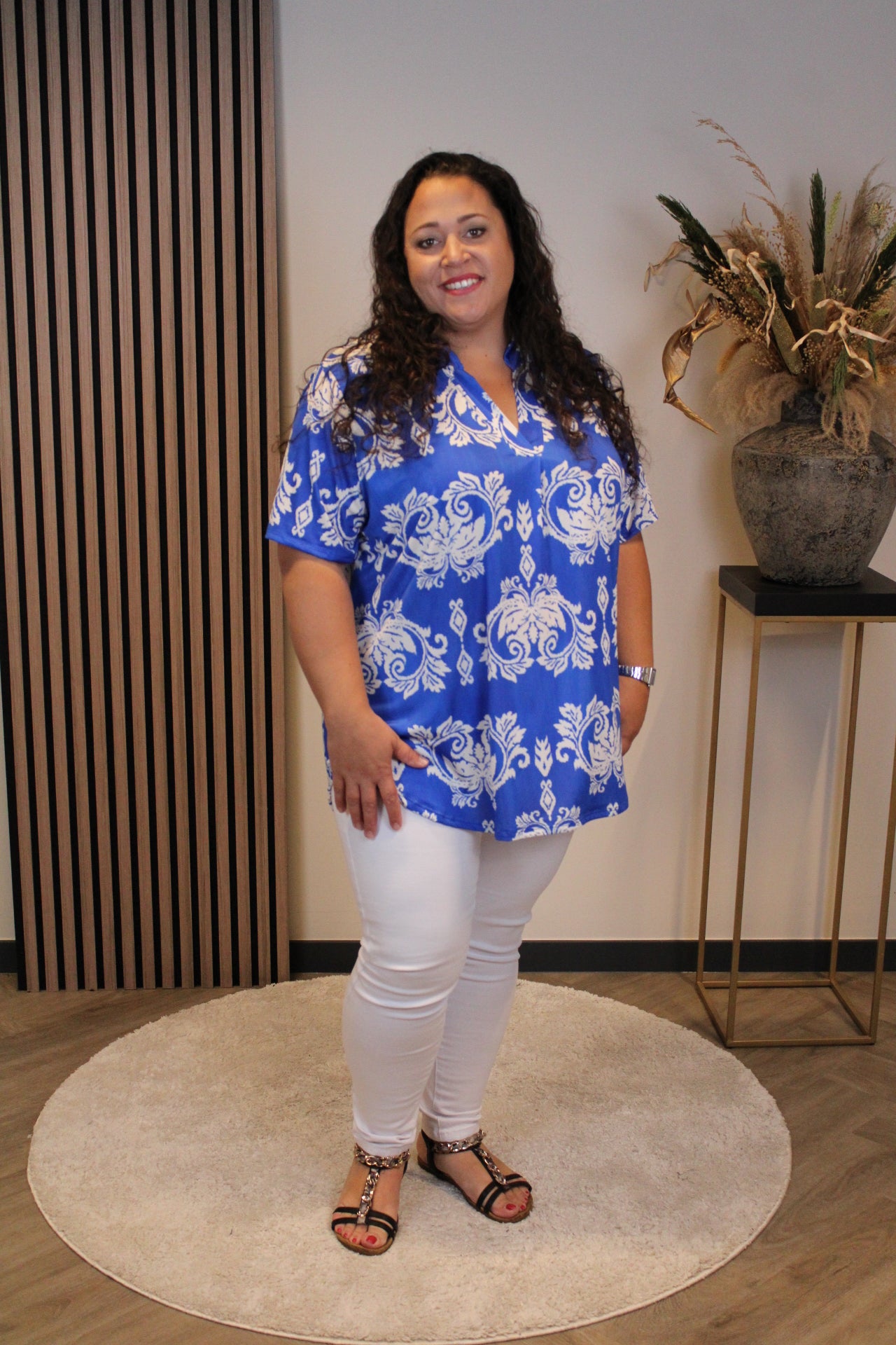 Aluna | Blouse blauw korte mouw 48 t/m 52