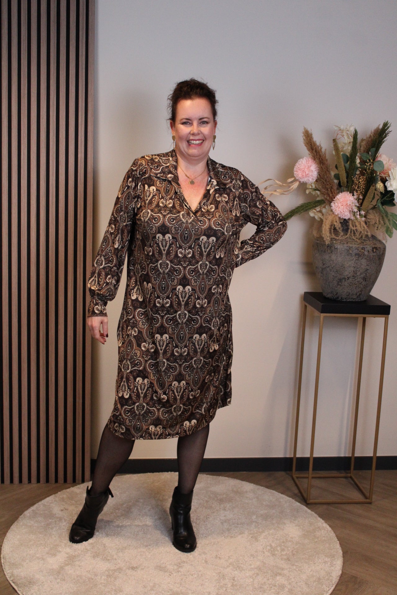 Elara | Jurk bruin met kraagje 46 t/m 50