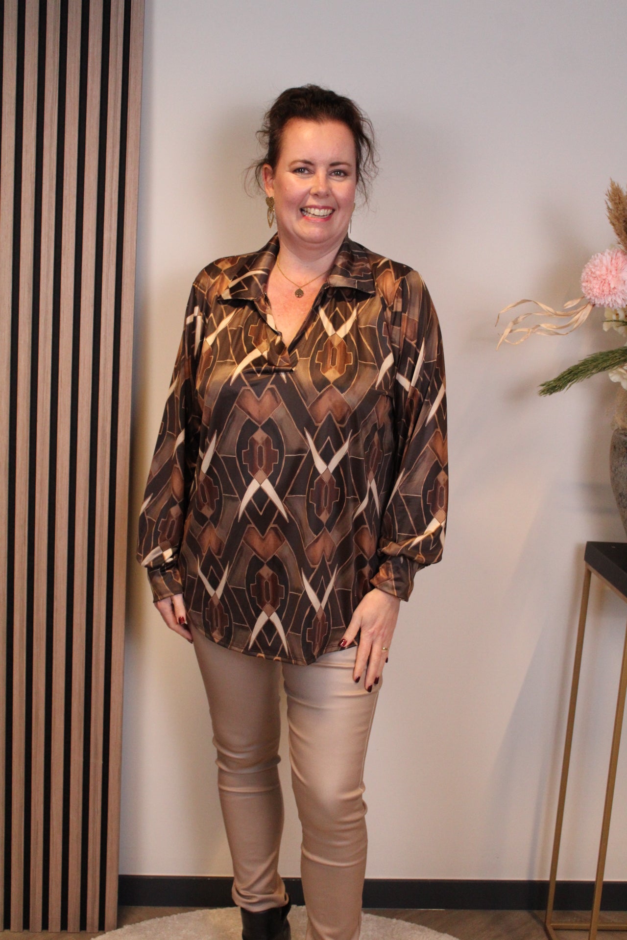 Eloise | Blouse bruin met kraagje
