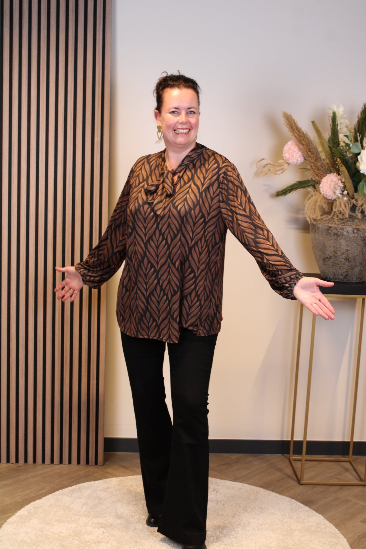 Miekje | Blouse bruin lange mouw 52 t/m 58