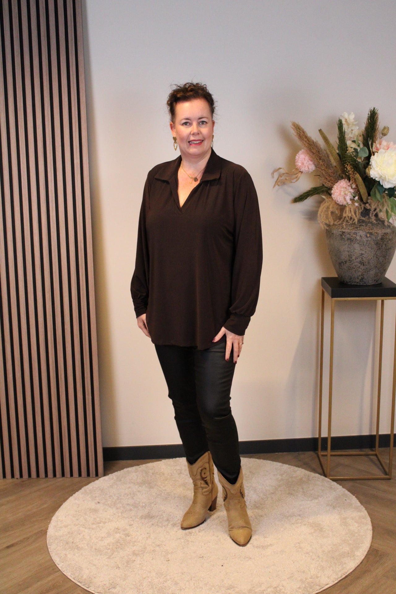 Sara | Blouse bruin met kraagje
