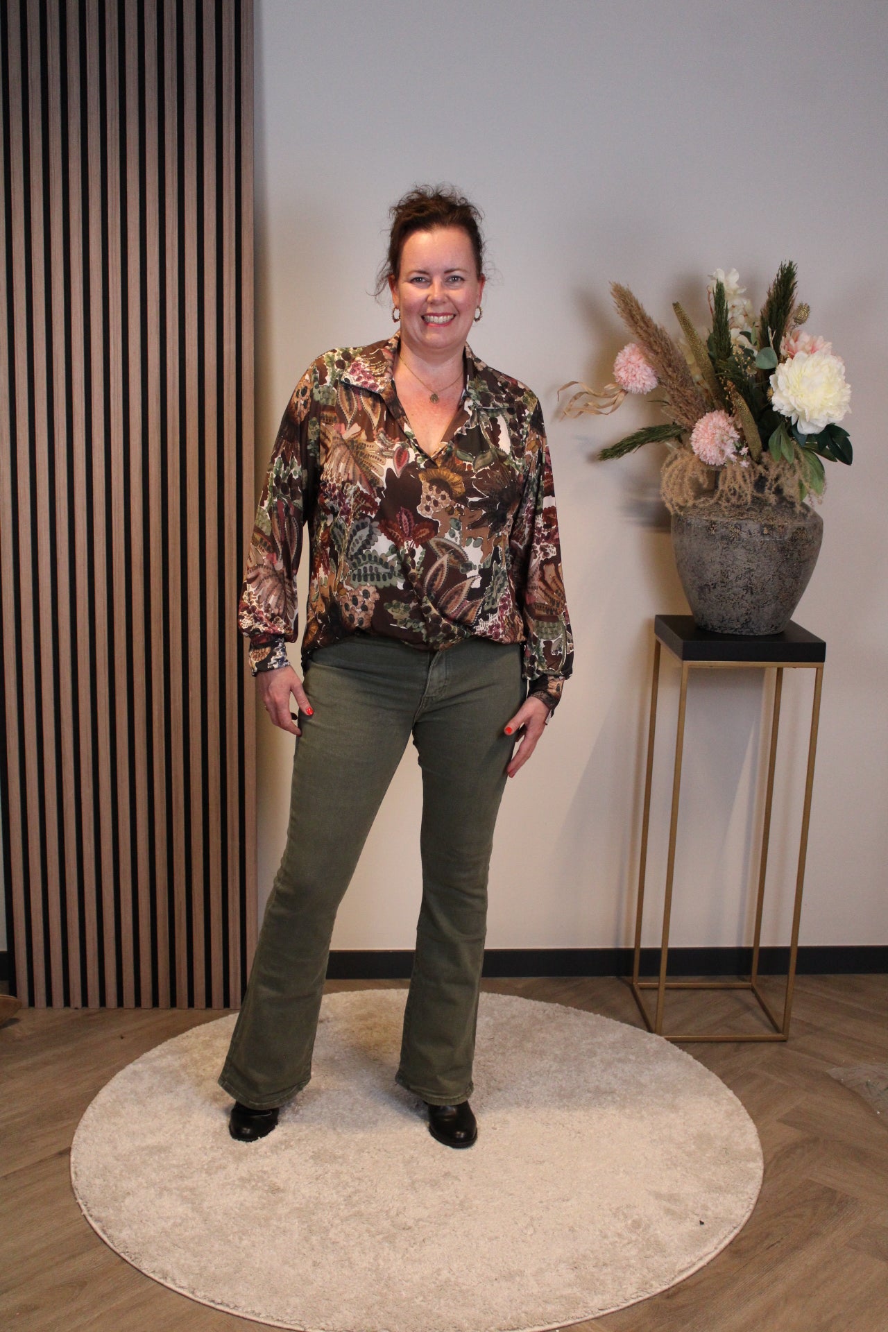 Anja kaki | Flared Jeans