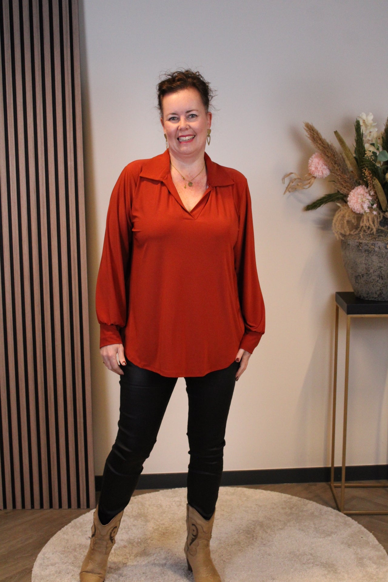 Sara | Blouse roest bruin met kraagje