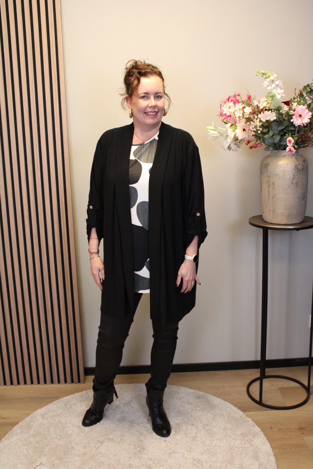 Nienke | Dun vestje kort zwart 48 t/m 52