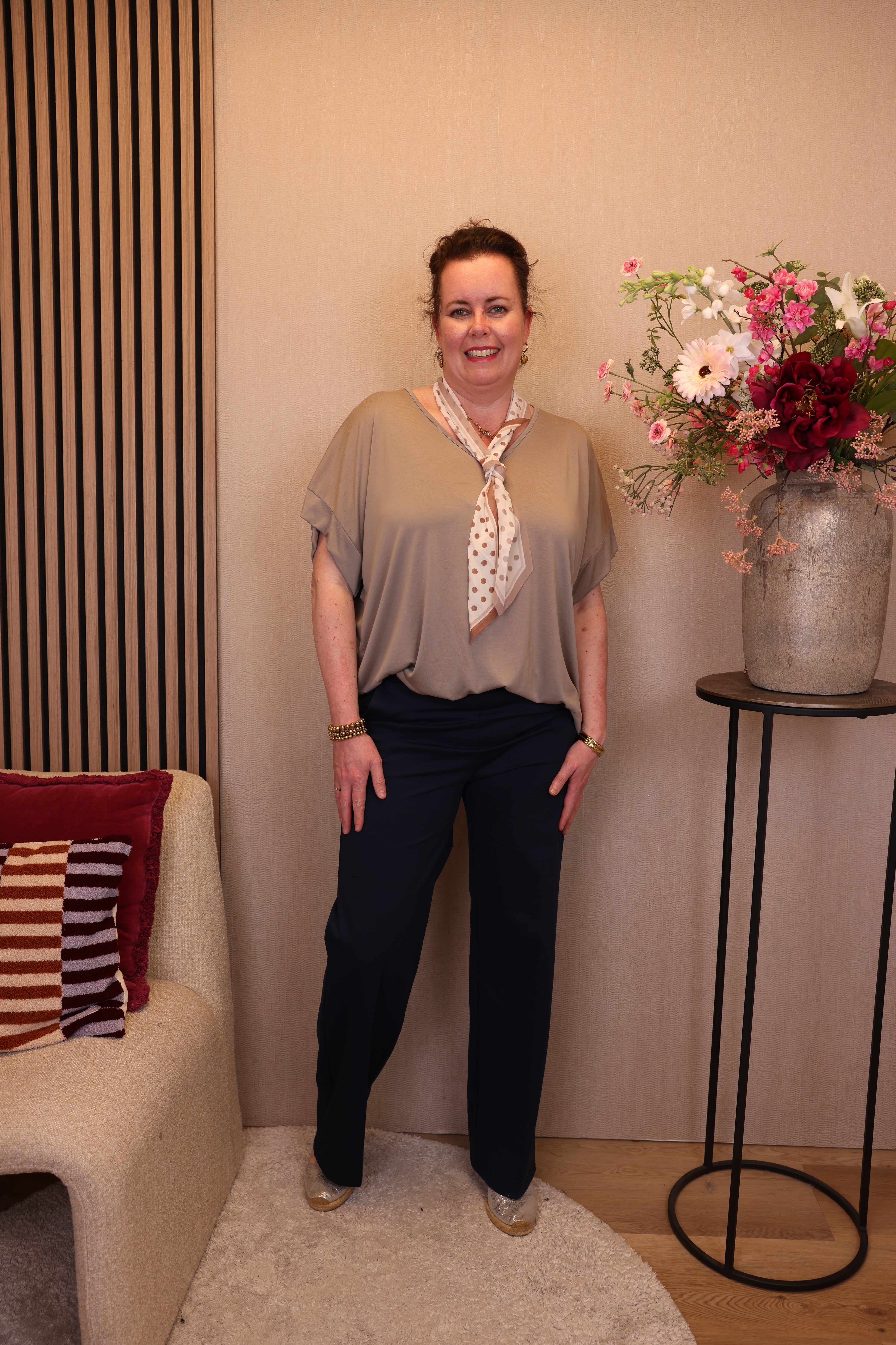 Mieke | Top taupe + gratis sjaal