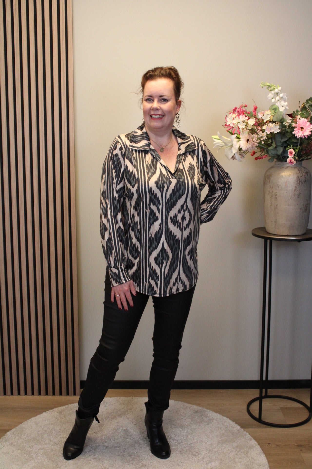 Raina | Blouse met kraagje zwart 48 t/m 52