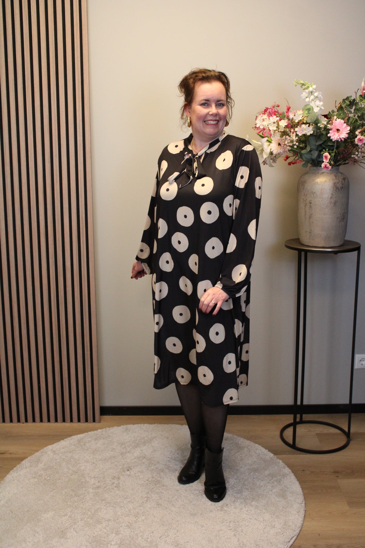 Lisan | Jurk zwart met strikje 46 t/m 50