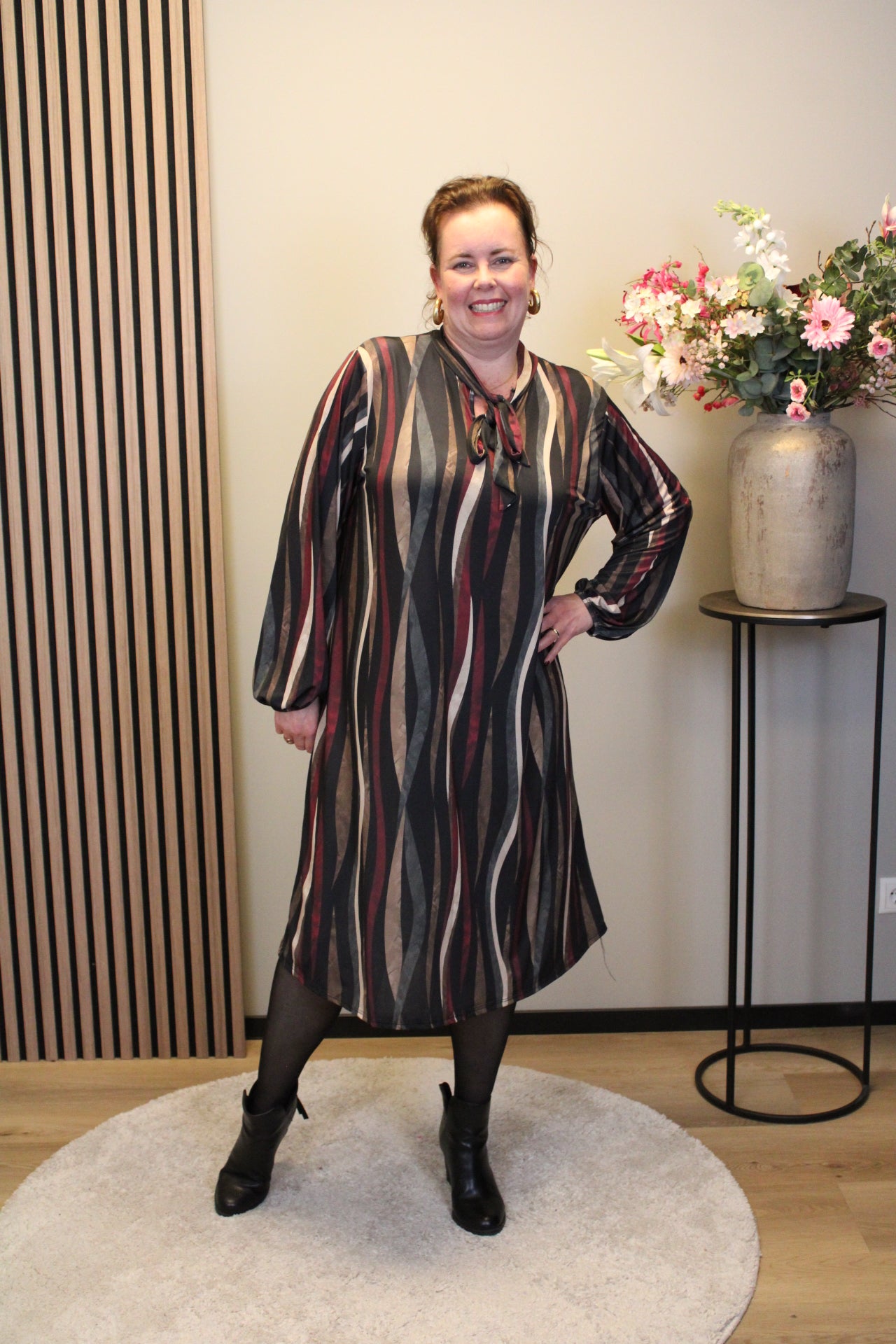 Annelie | Jurk zwart met strikje 46 t/m 50