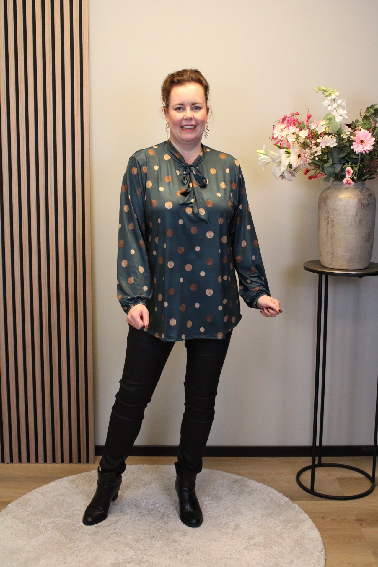 Nelora | Blouse met strik blauw lange mouw 38 t/m 48