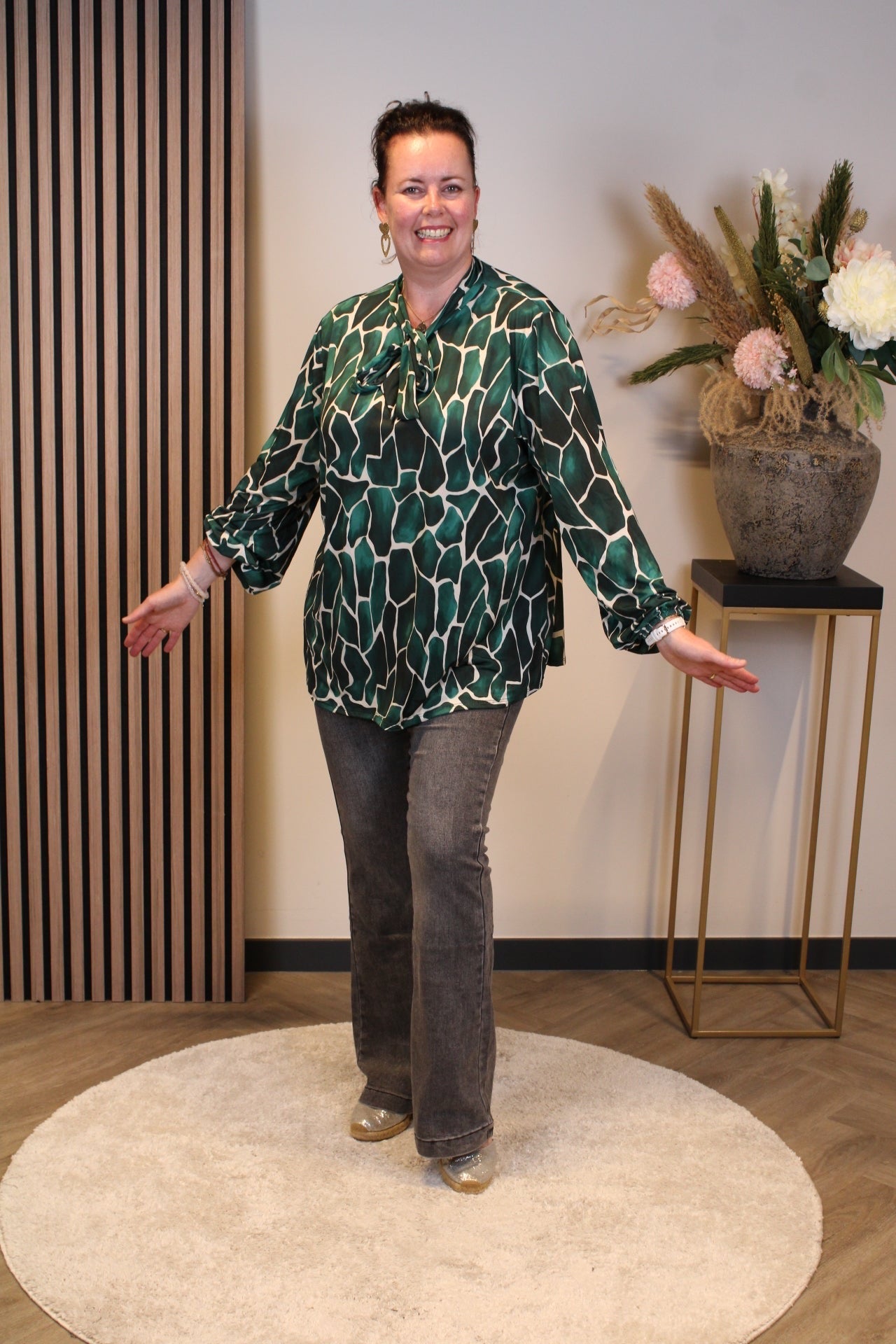 Hilda | Blouse groen met strik