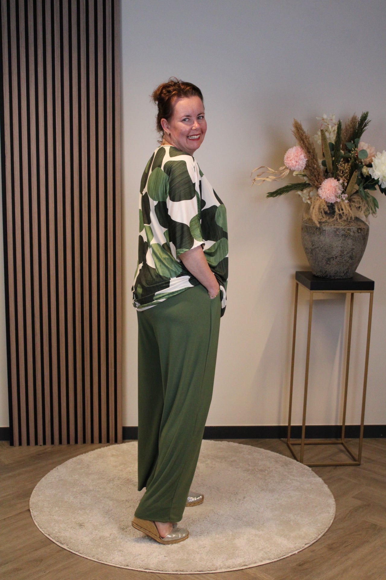 Ellen | Broek groen met zakken 38 t/m 46