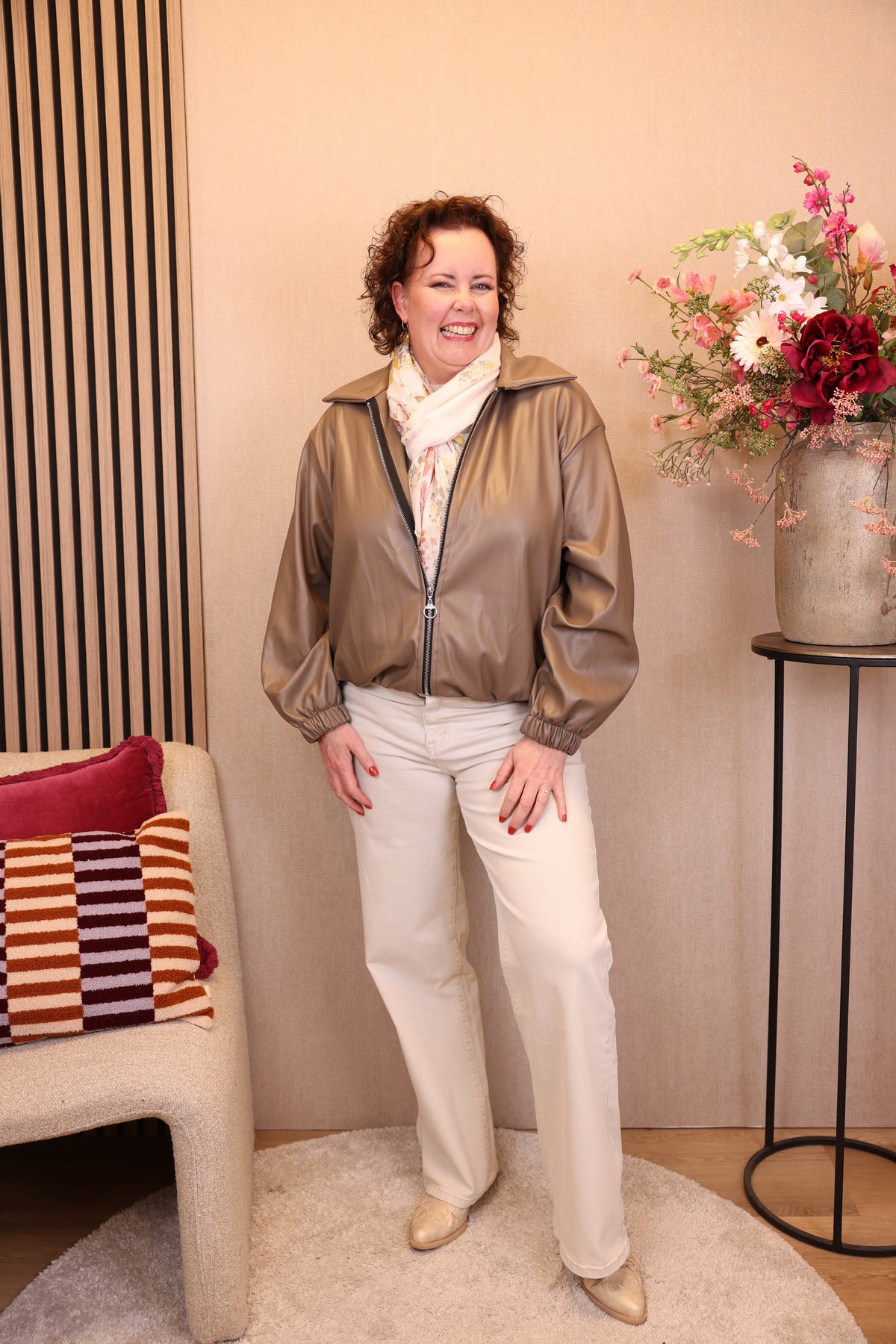 Kaia | leatherlook jasje taupe