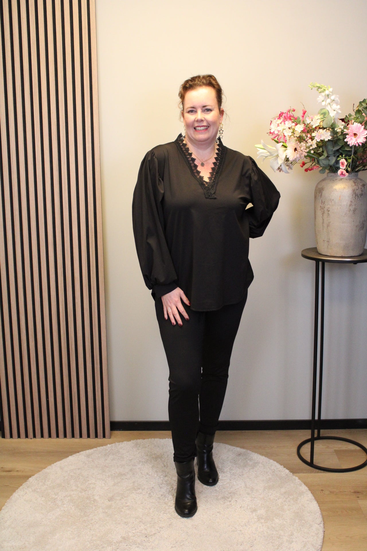 Yvonne | Top zwart lange mouw 46 t/m 50