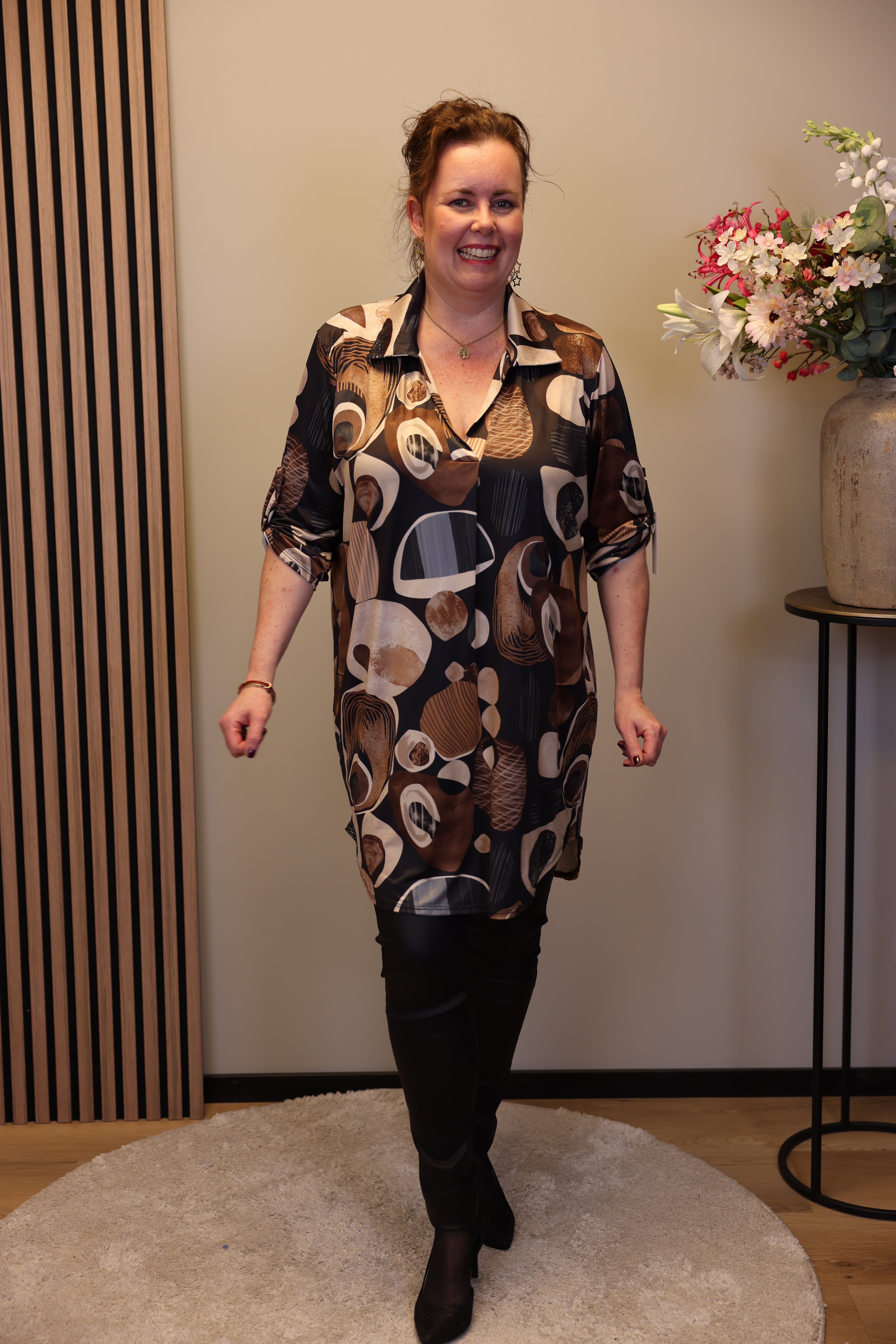 Danique | tuniek zwart met kraagje 38 t/m 48