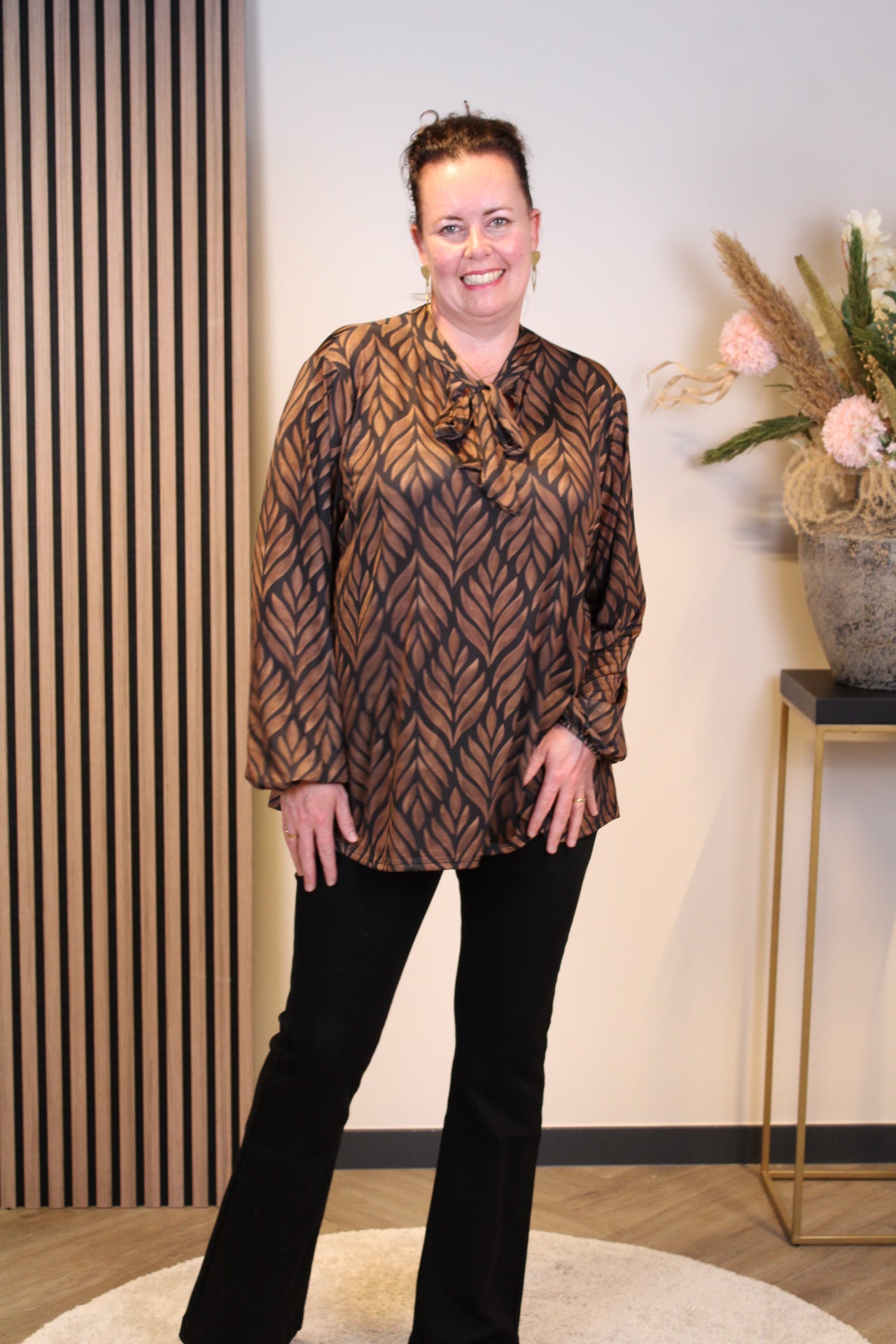 Miekje | Blouse bruin lange mouw 52 t/m 58
