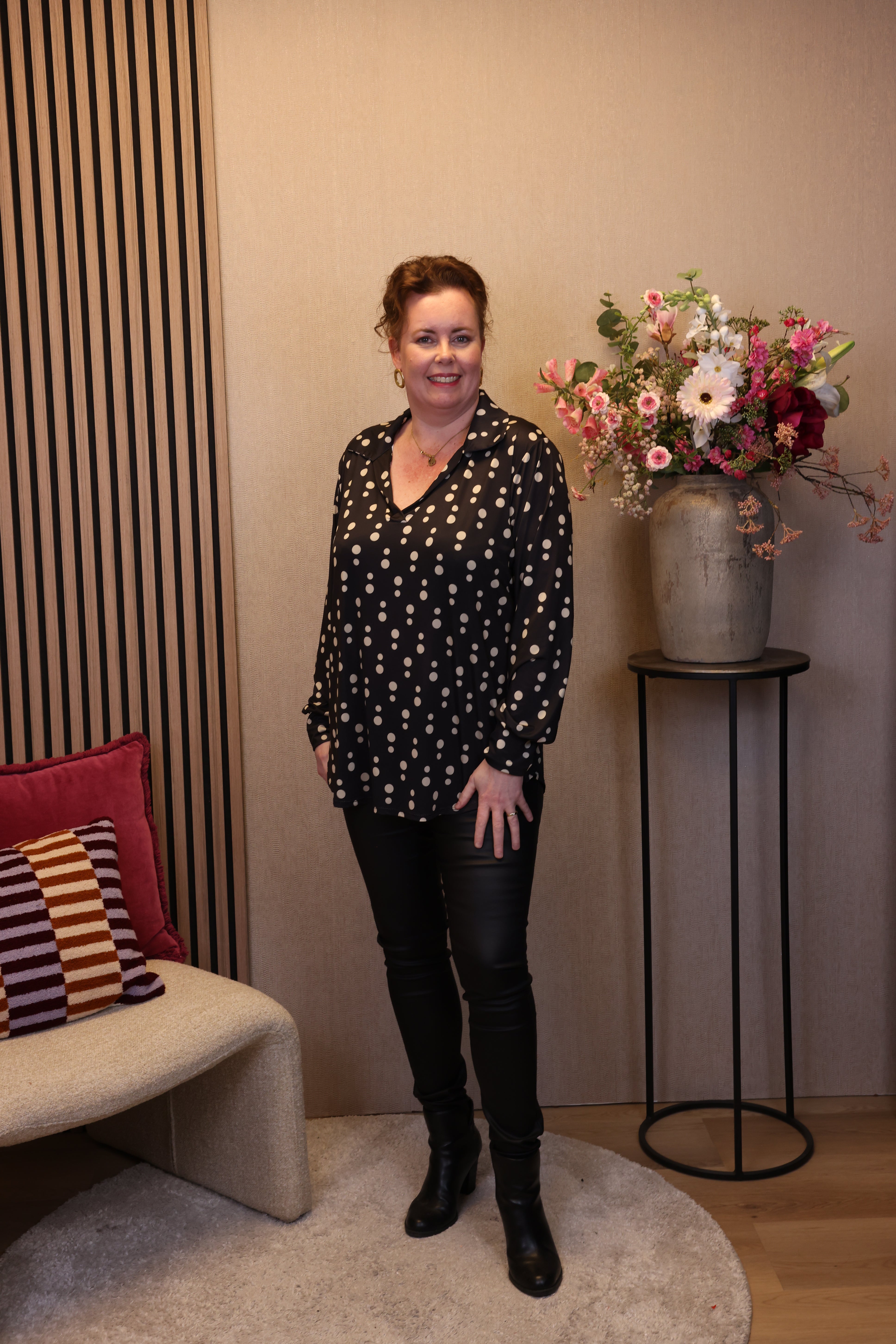 Kamila | Blouse zwart met kraagje