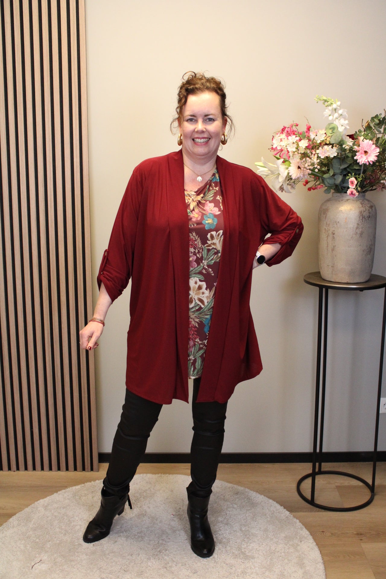 Nienke | Dun vestje kort bordeaux 48 t/m 52