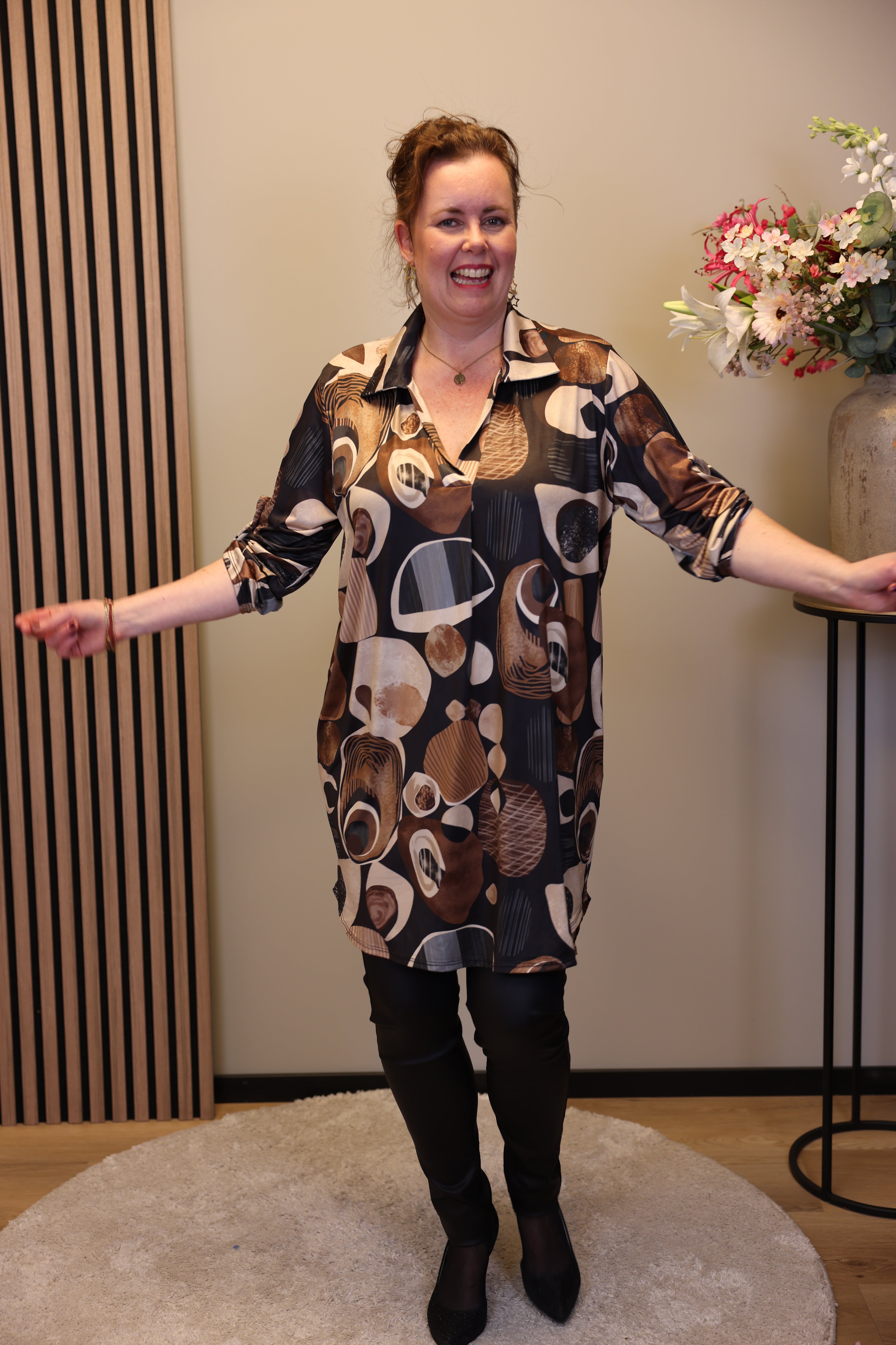 Danique | tuniek zwart met kraagje 38 t/m 48