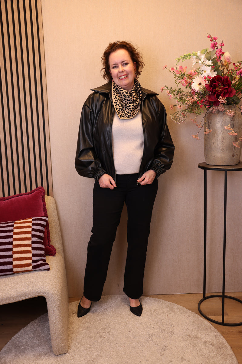 Kaia | leatherlook jasje zwart