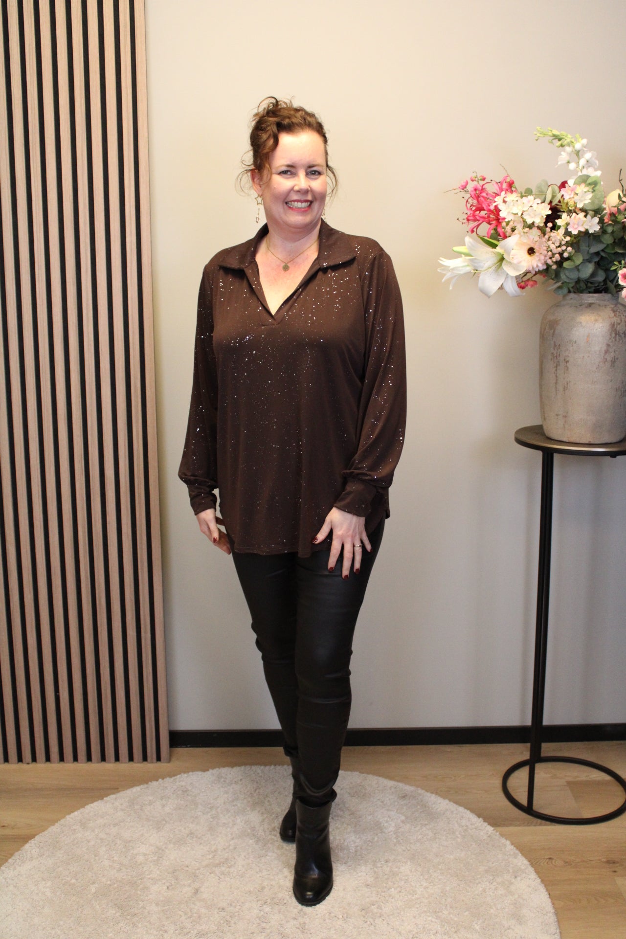 Luna | Glitter blouse bruin met kraagje