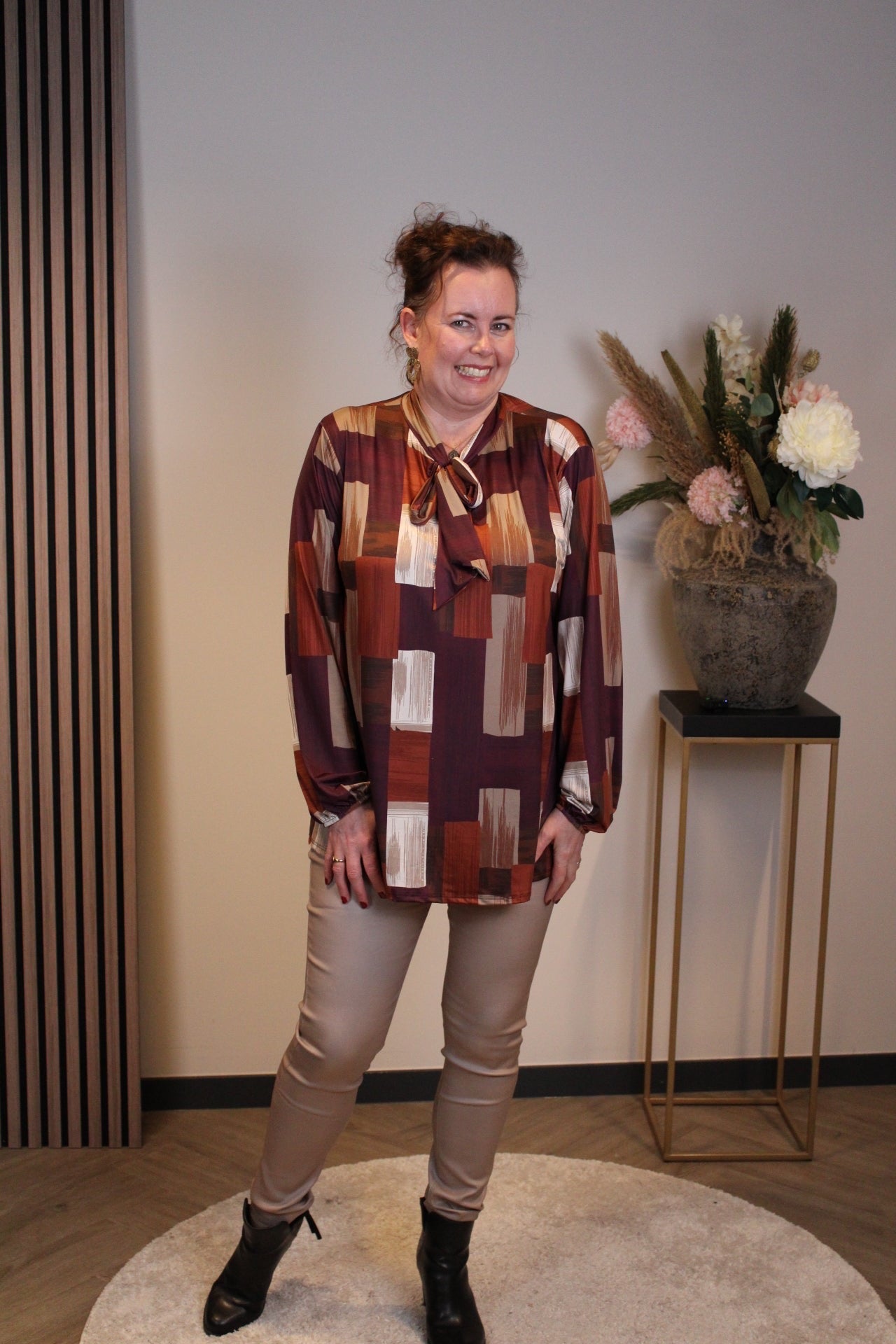Myrthe | Blouse oranje met strikje 48 t/m 52