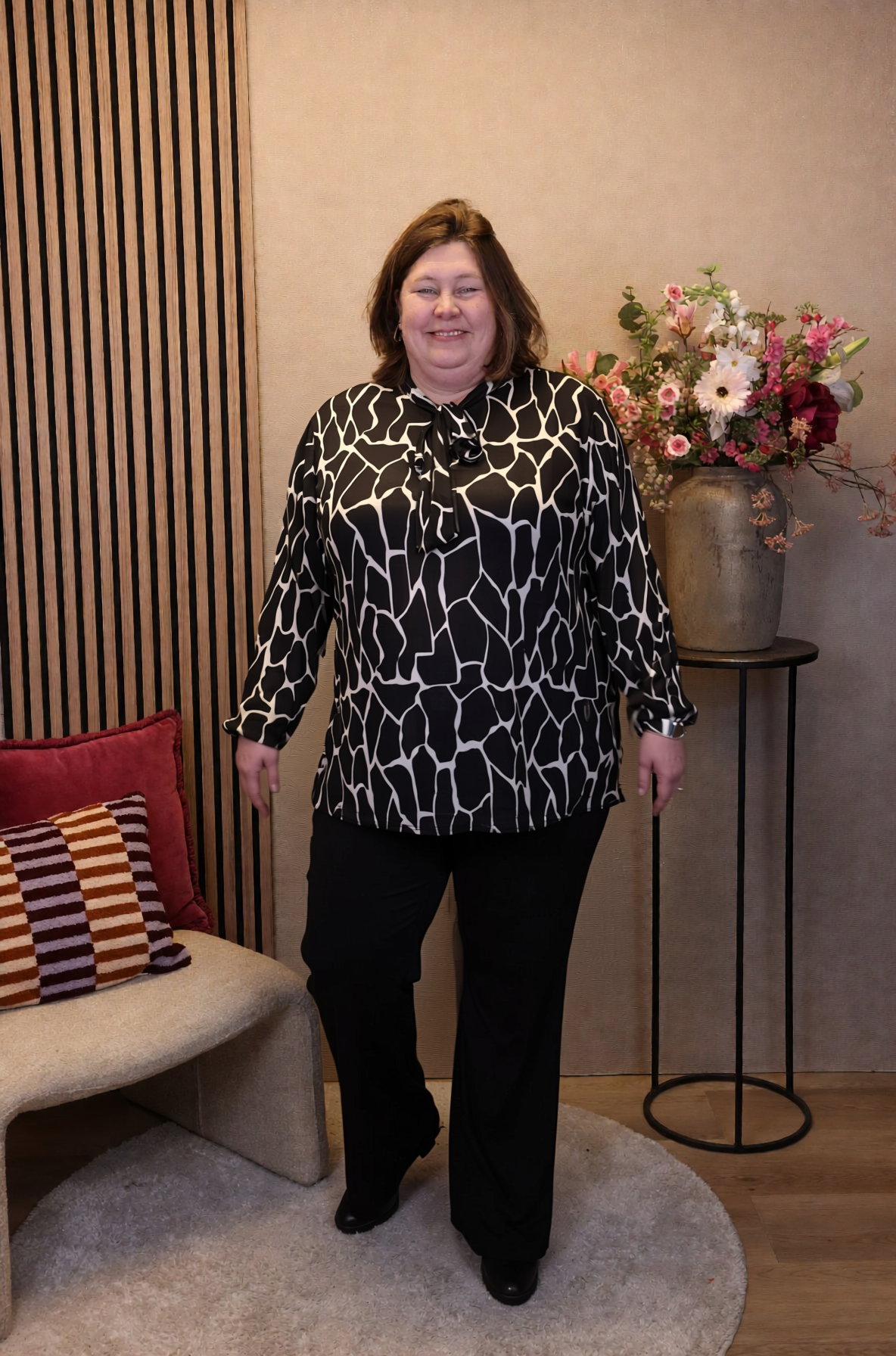 Hilda | Blouse zwart met strik