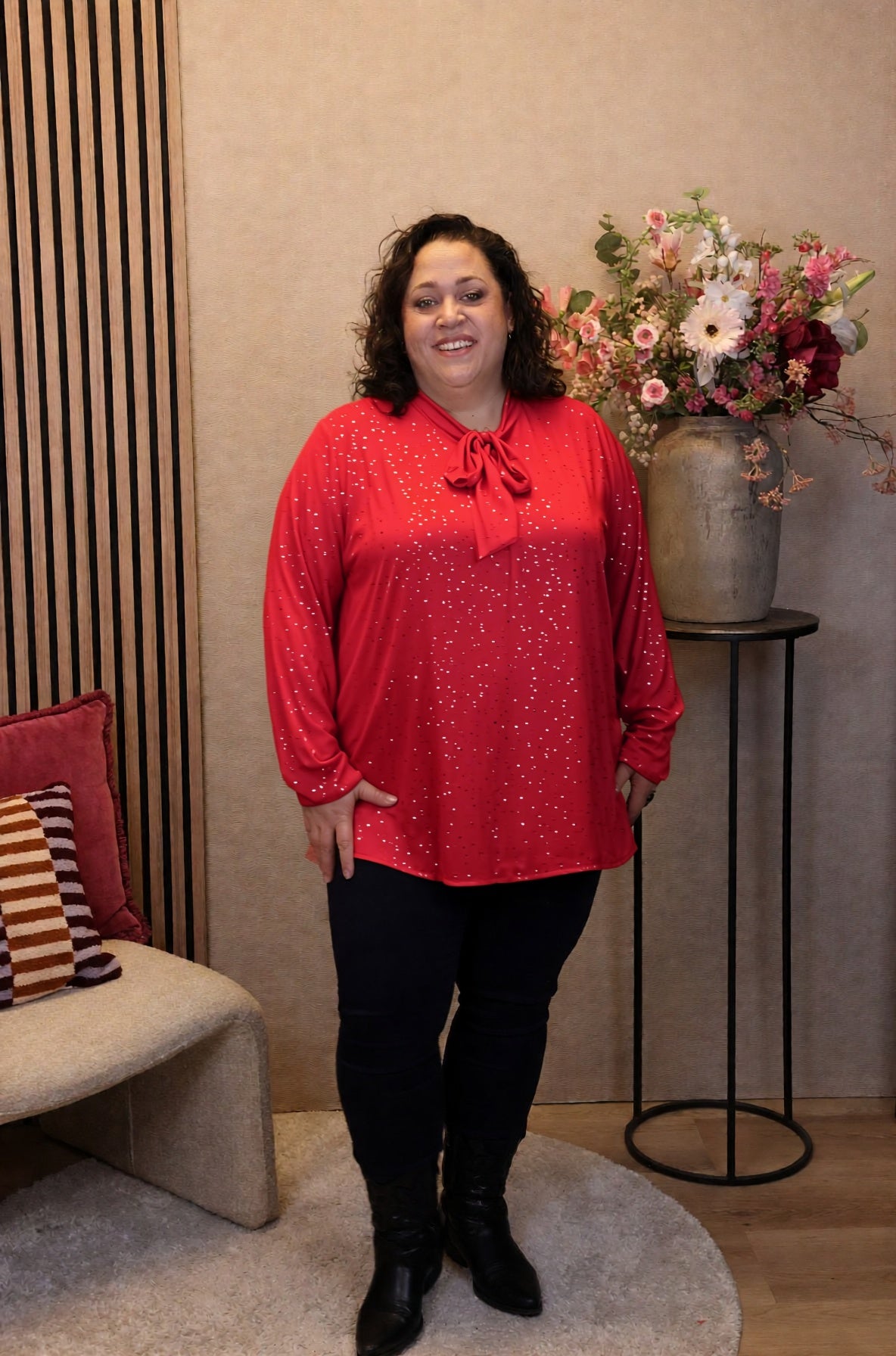 Fieke | Glitter blouse rood met strik 38 - 58
