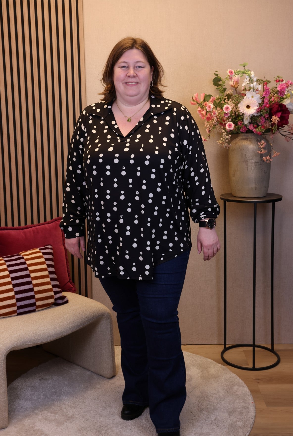 Kamila | Blouse zwart met kraagje